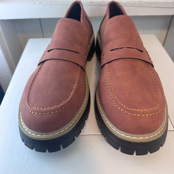 New Penny Loafers Faux Brown Suede Chunky Heels Women’s Size 40 Size 9 - Picture 5 of 7